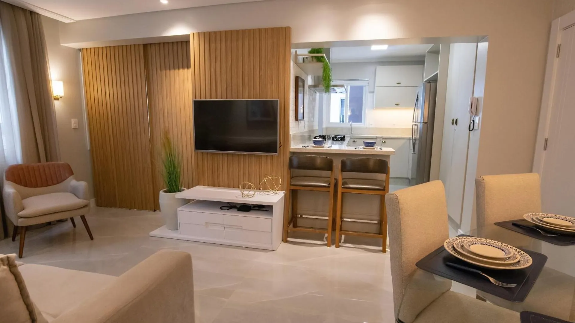 Apartamento Requintado Na Avenida Atlantica N1683 Balneário Camboriú